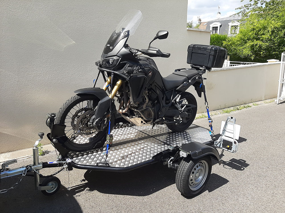 REMOLQUE PLEGABLE PARA MOTO NEGRO - CAPACIDAD 600 KG - Image 3