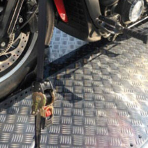 CORREA CON ENROLLADOR PARA MOTO