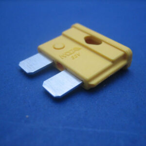 FUSIBLE TIPO CUCHILLA ESTÁNDAR, 20A AMARILLO