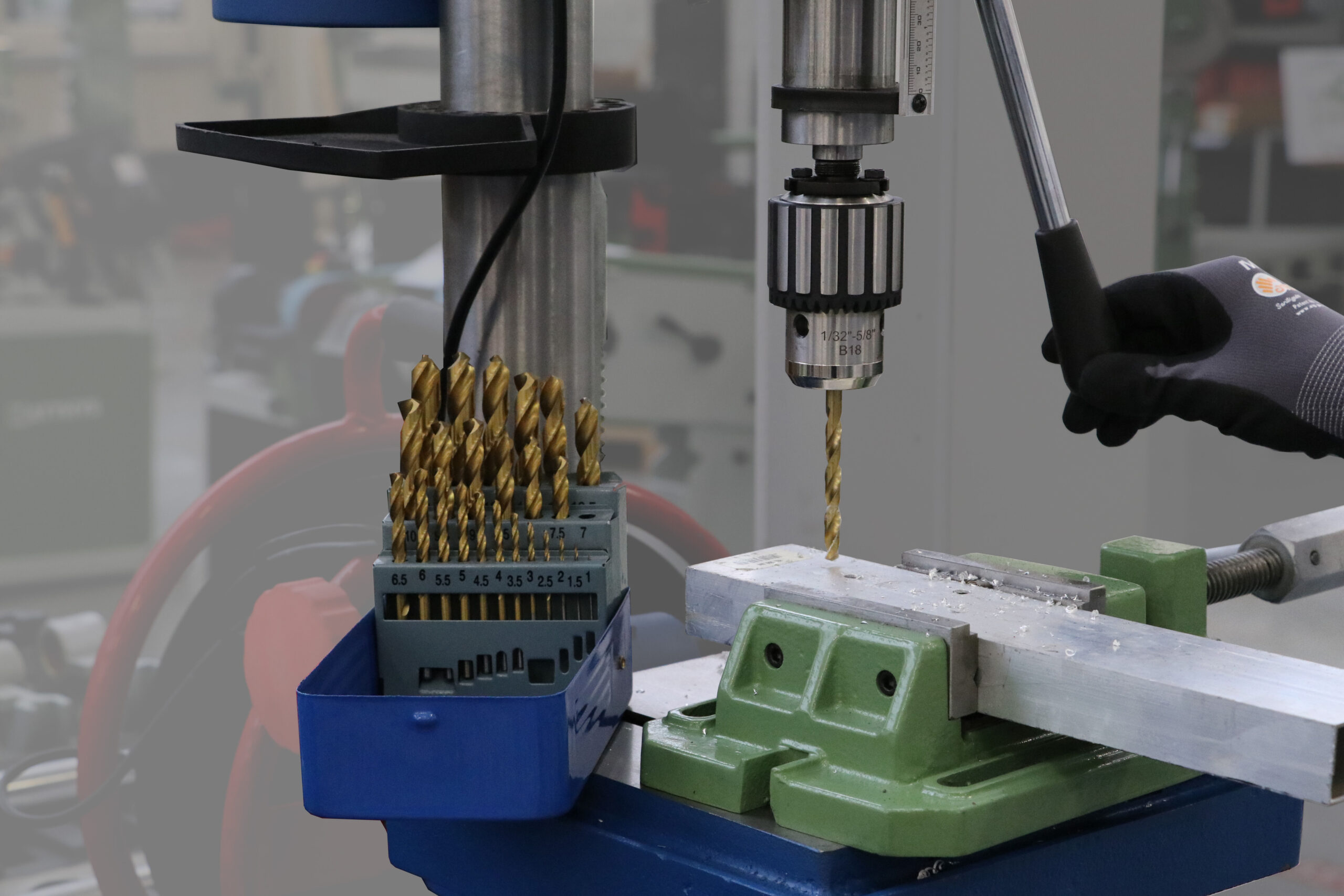 JUEGO DE BROCAS HSS REVESTIMIENTO DE ESTAÑO 25 PIEZAS 1 MM A 13 MM / 0,5 MM - Image 2